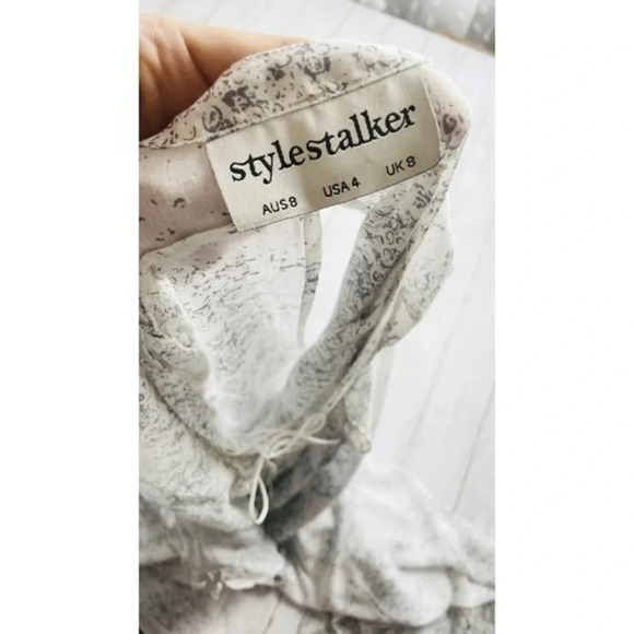 Style Stalker White Print Ruffle Bell Sleeves Lace Up Open Back Boho Dress - Picture 4 of 8